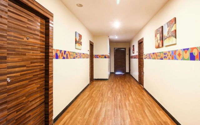 Capital O 18592 M Hotel