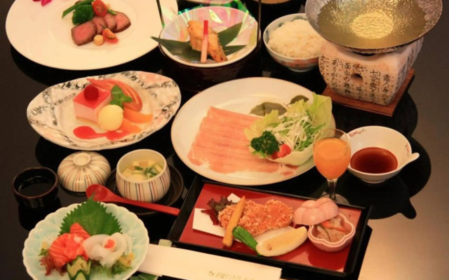 Takeo Century Hotel