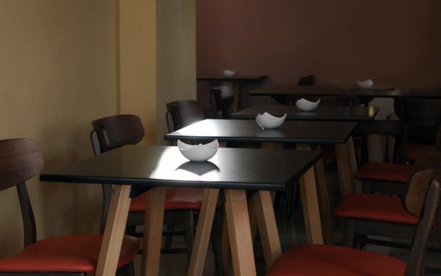Lato Hotel