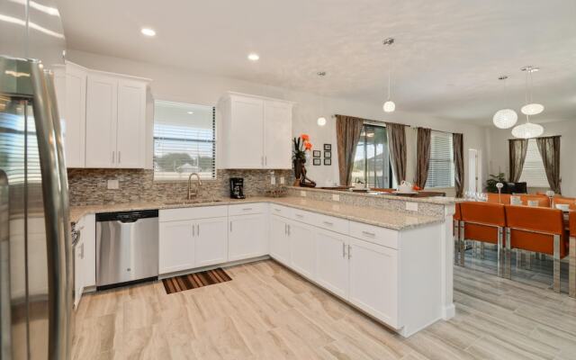 Sunset Getaway by VillaDirect