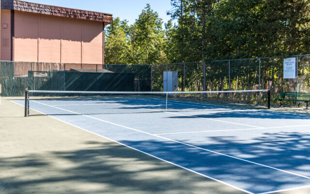 Tahoe Beach & Ski Club