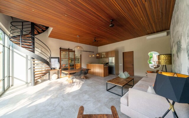 Luxury Private Loft, 2 BR, Canggu With Staff