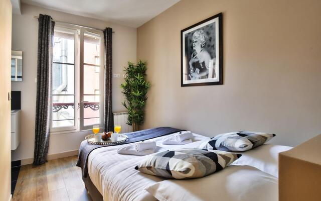 1625 - Champs Elysées - Perle Rare