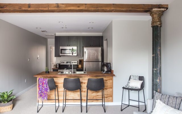 Architectural 1BR in Irish Channel by Sonder