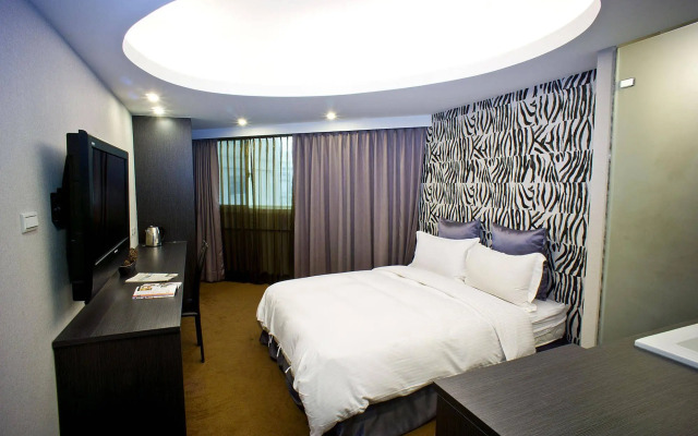 Urban Chic Inn