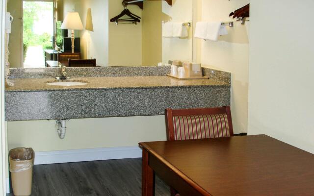 Econo Lodge Texarkana I-30