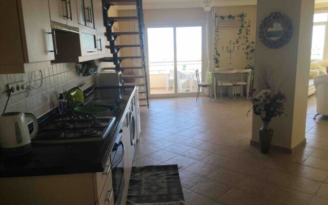 Stunning 8 bed Penthouse in Altinkum ,didim