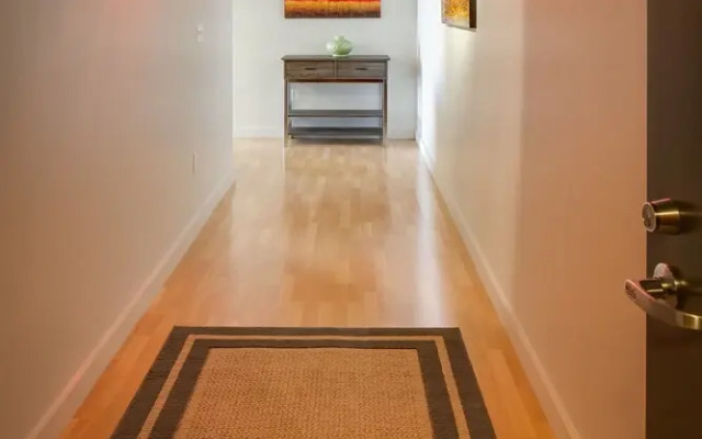 Stay Alfred on 6th Avenue