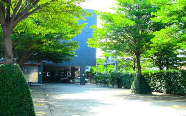 Nest n Rest Hotel