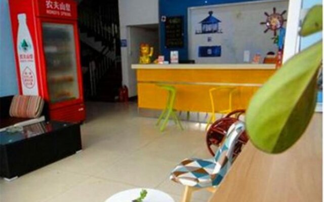 Liuliu Inn Sanya Shangpin Street Branch