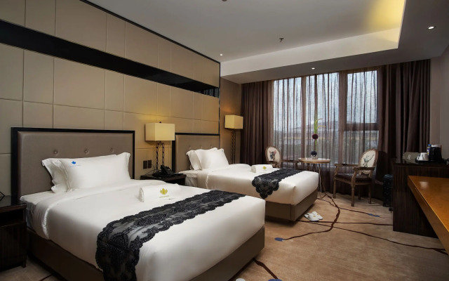 Lotus Blu Hotel