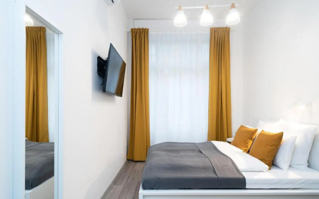 Modern stylish studio at central location