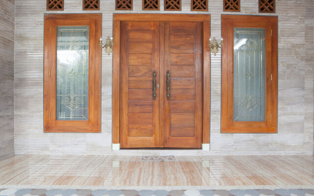 RedDoorz Plus @ Talaga Bodas