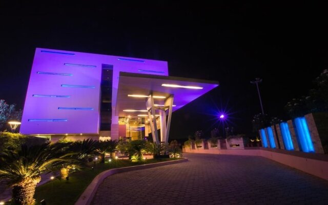 Hotel Waterlily Indore