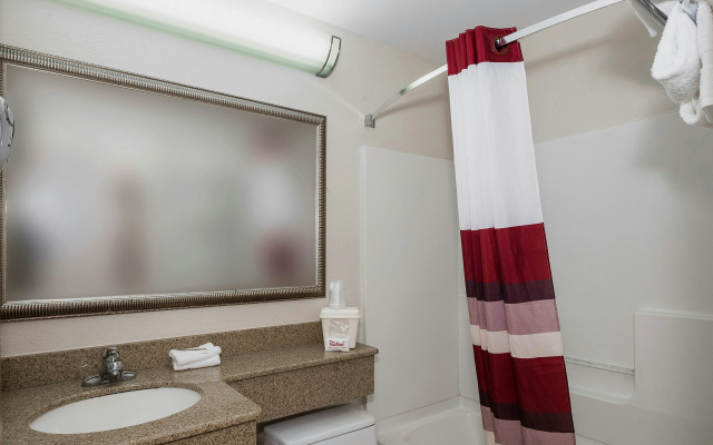 Red Roof Inn & Suites Mt Holly - McGuire AFB