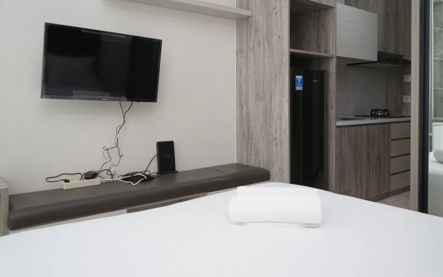 Elegant Studio Apartment At High Floor B Residence