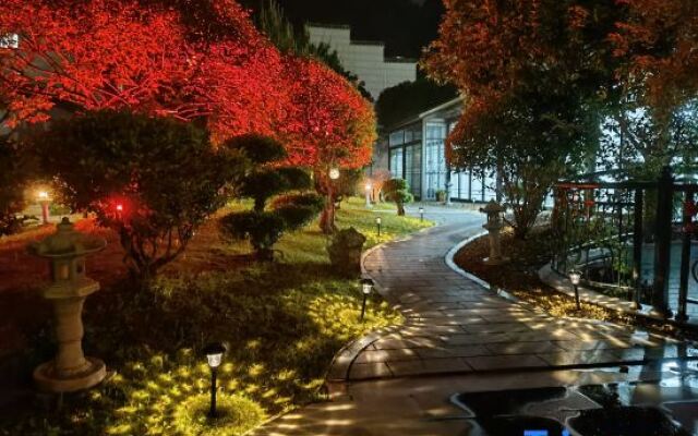 Yinfeng Lizhan Hotel
