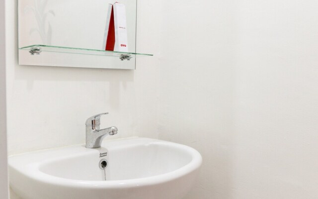 Monalisa Residence And Cafe by OYO Rooms