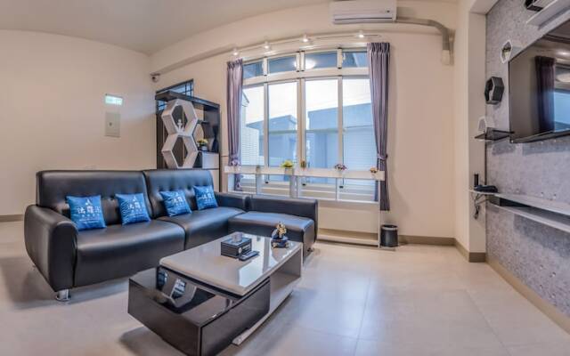 Follow Me-Travel Homestay