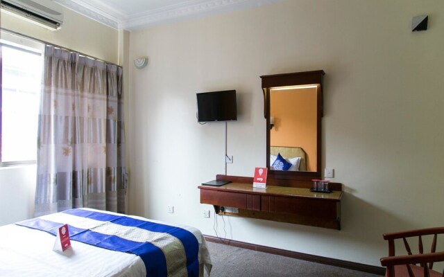 B Hotel