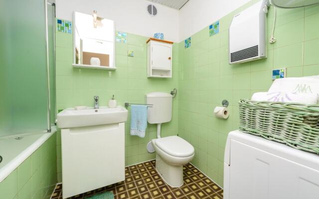 Amazing Apartment in Dubrovnik With Wifi and 2 Bedrooms