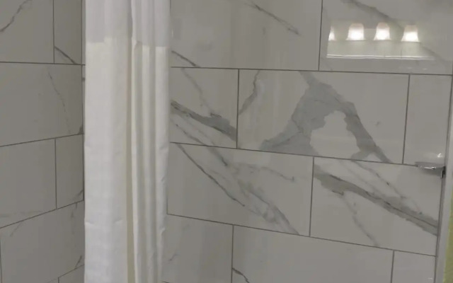 Quality Inn & Suites Plano East - Richardson