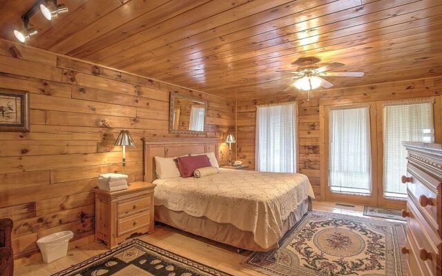 Snuggled In 1 Bedroom 1 Bathroom Cabin