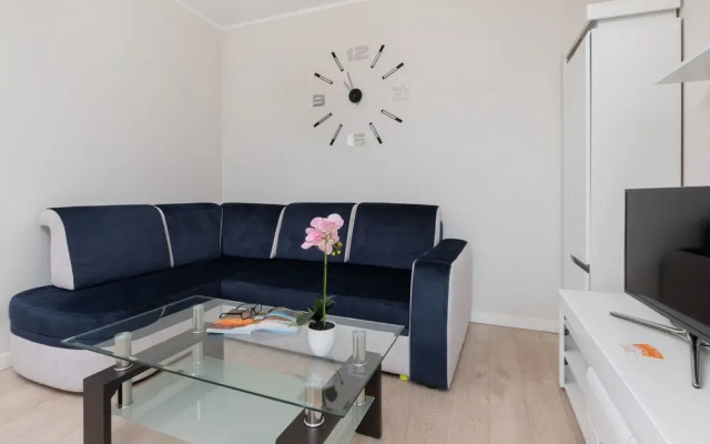 Gdańsk Zaspa Apartment by Renters