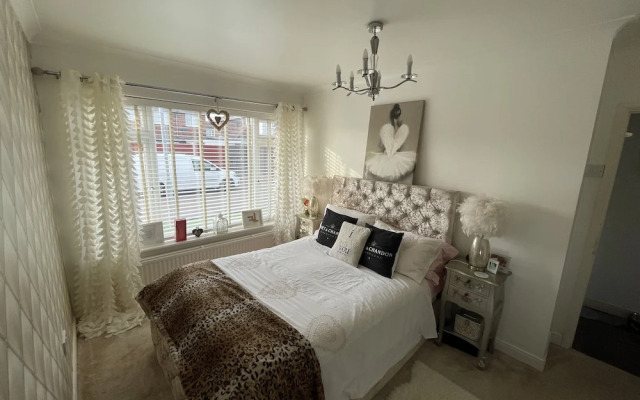 Beautiful 2-bed Bungalow in Canvey Island