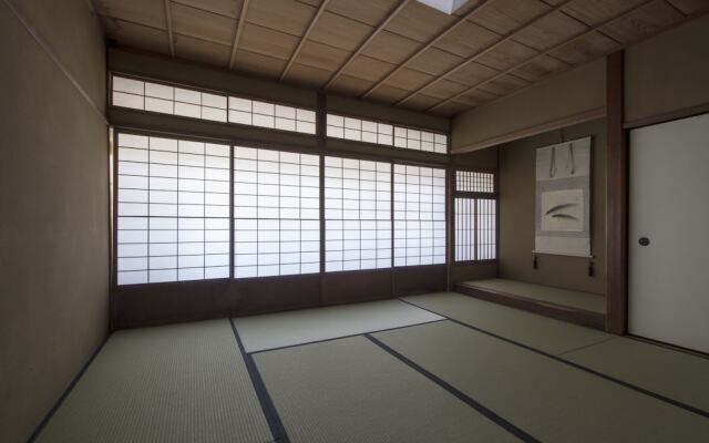 Gion Komatsu