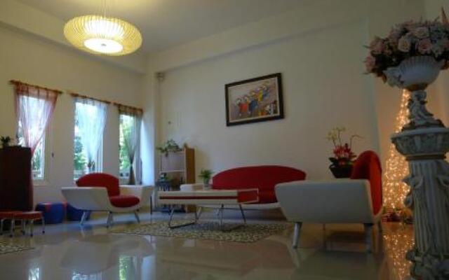 World Art Homestay