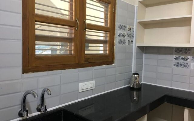 Dea Service Apartment