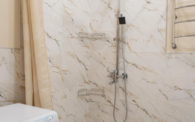 LetoApart (LetoApart) on Iskra street 66/9 building 1