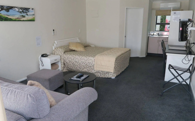 Shadzz Motel & Conference Centre