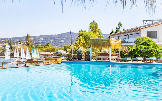 Venus Beach Bungalows Hotel