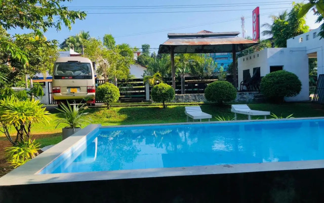 Hikka Holiday Inn