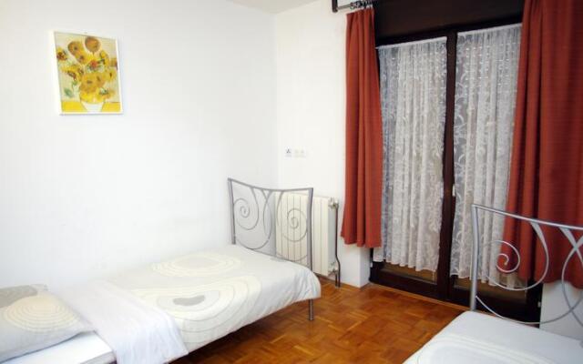 Apartments Knezović