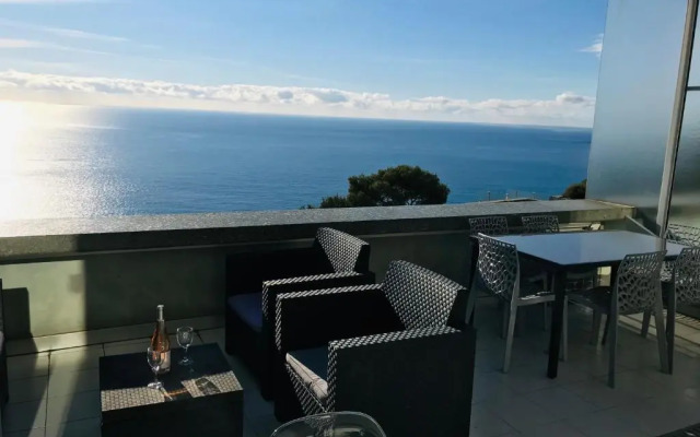 Costa Plana Collection