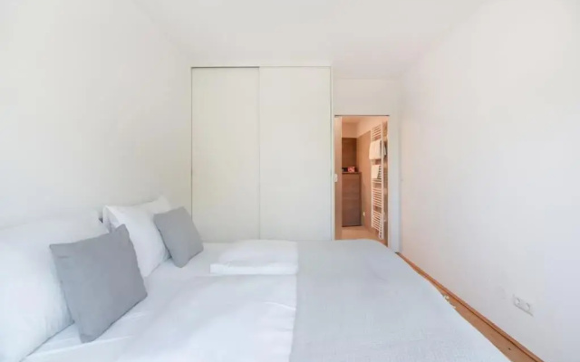 Grüne und zentrale Ruhelage im Neubau mit Balkon