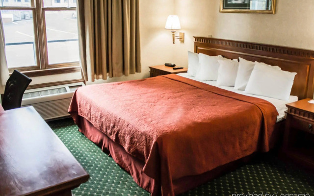 Econo Lodge Glens Falls / Lake George