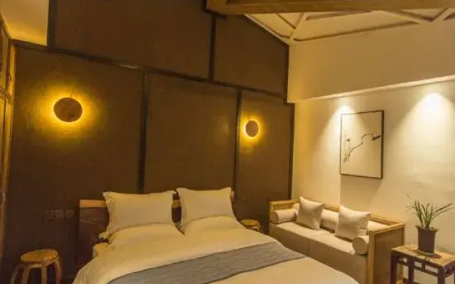 Aiduo Xiaozhu Hostel