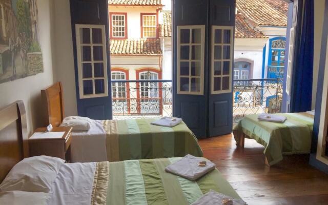 Solar Cláudio Manuel Pousada