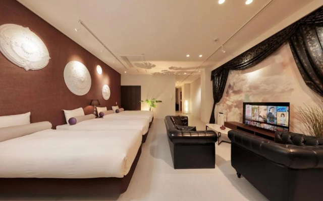 MINAMISENBA Crystal Hotel