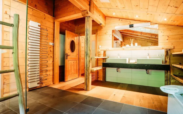 Hideway Chalet Gamsgluck With Pool and Sauna
