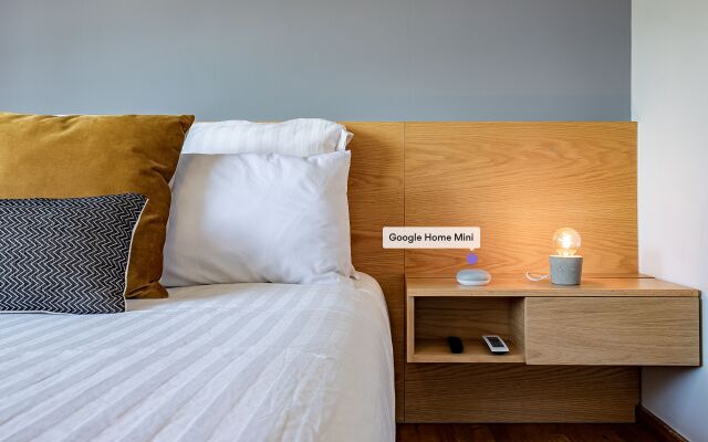 Casai Hip Tech Top Floor apt w Private Terrace