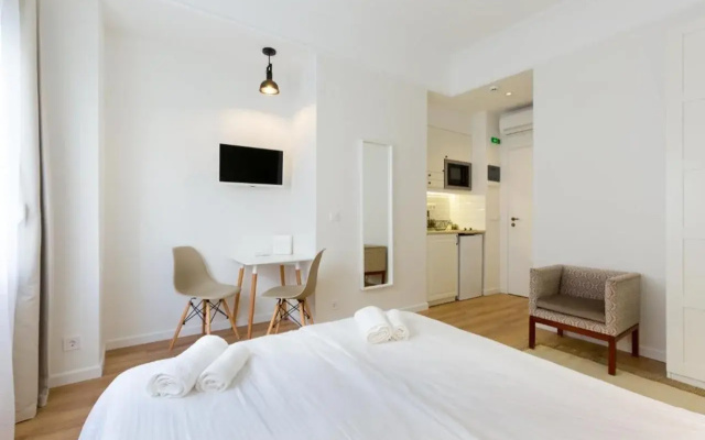 Dinostratus House – Boutique Studios near Acropolis and Metro
