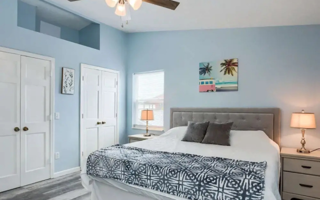 Beach Time Cozy Retreat Steps From the Gulf