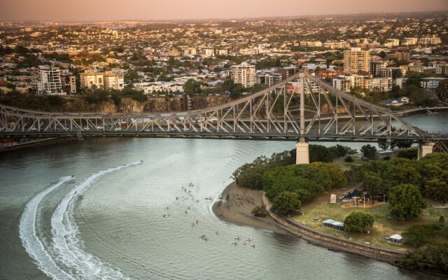 CBD African Charm, Story Bridge & River Views