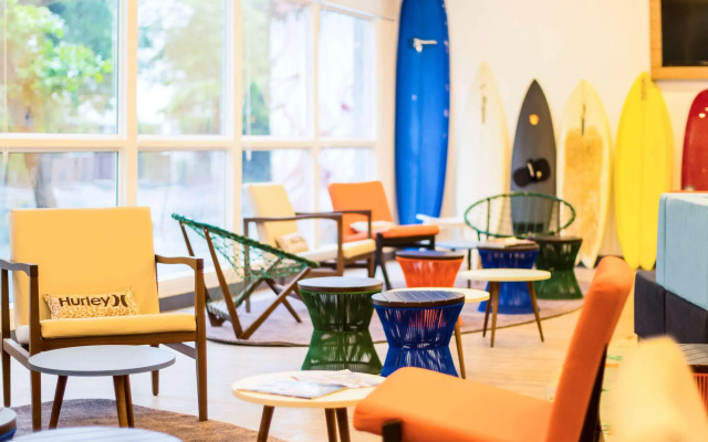 Delphin Surf Hotel