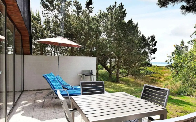 Quaint Holiday Home in Sjaellands Odde near Sea